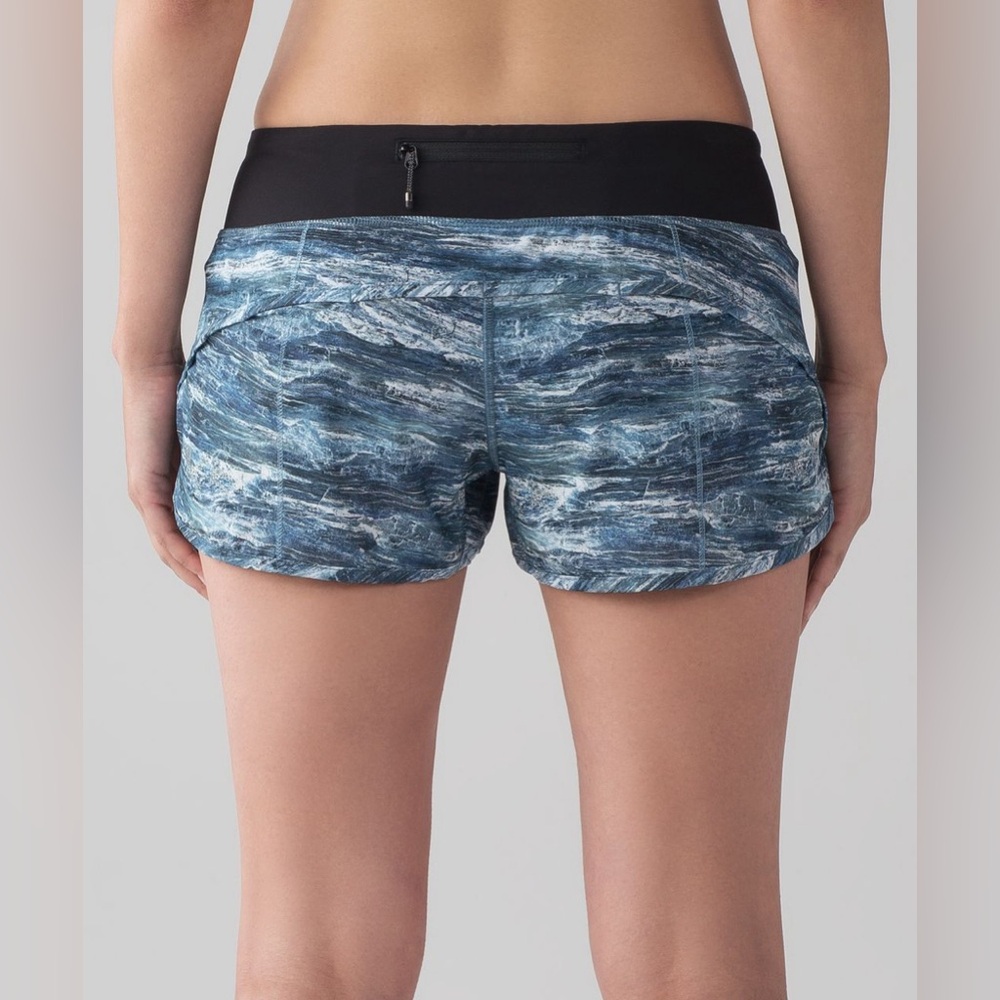 Lululemon Speed Short 4-way Stretch 2.5" in Aerial Drift Multi Black /Black